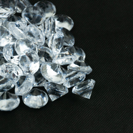 TG55062 DIAMENTOWE KAMYCZKI KRYSZTAŁKI DEKORACYJNE KONFETTI PRZEZROCZYSTE DIAMENTY