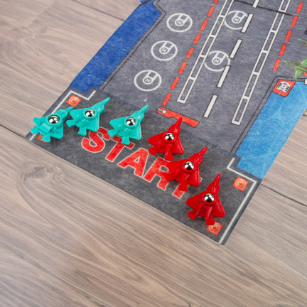 TG72958 RODZINNA GRA ZRĘCZNOŚCIOWA MINI CURLING MATA + 6 SAMOLOTÓW WYŚCIGI