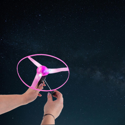 TG77580 LATAJĄCY DYSK WYRZUTNIA ŚMIGŁO ŚWIECĄCE RGB DUŻE HELIKOPTER